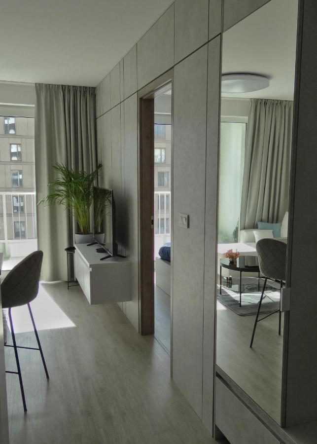 Top Urban Apartment - Free Parking, Green Energy, Modern Style Bratislava Exteriör bild