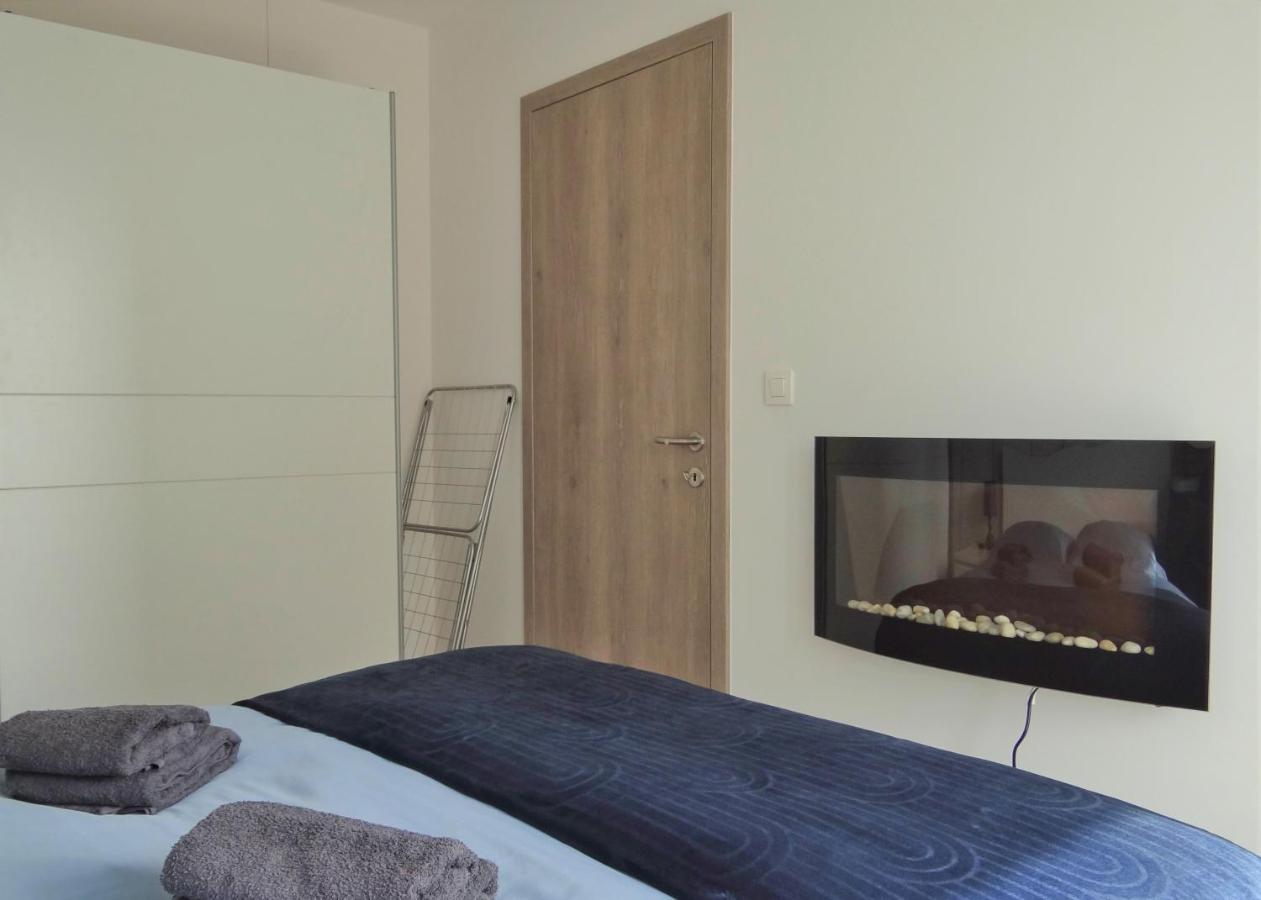 Top Urban Apartment - Free Parking, Green Energy, Modern Style Bratislava Exteriör bild