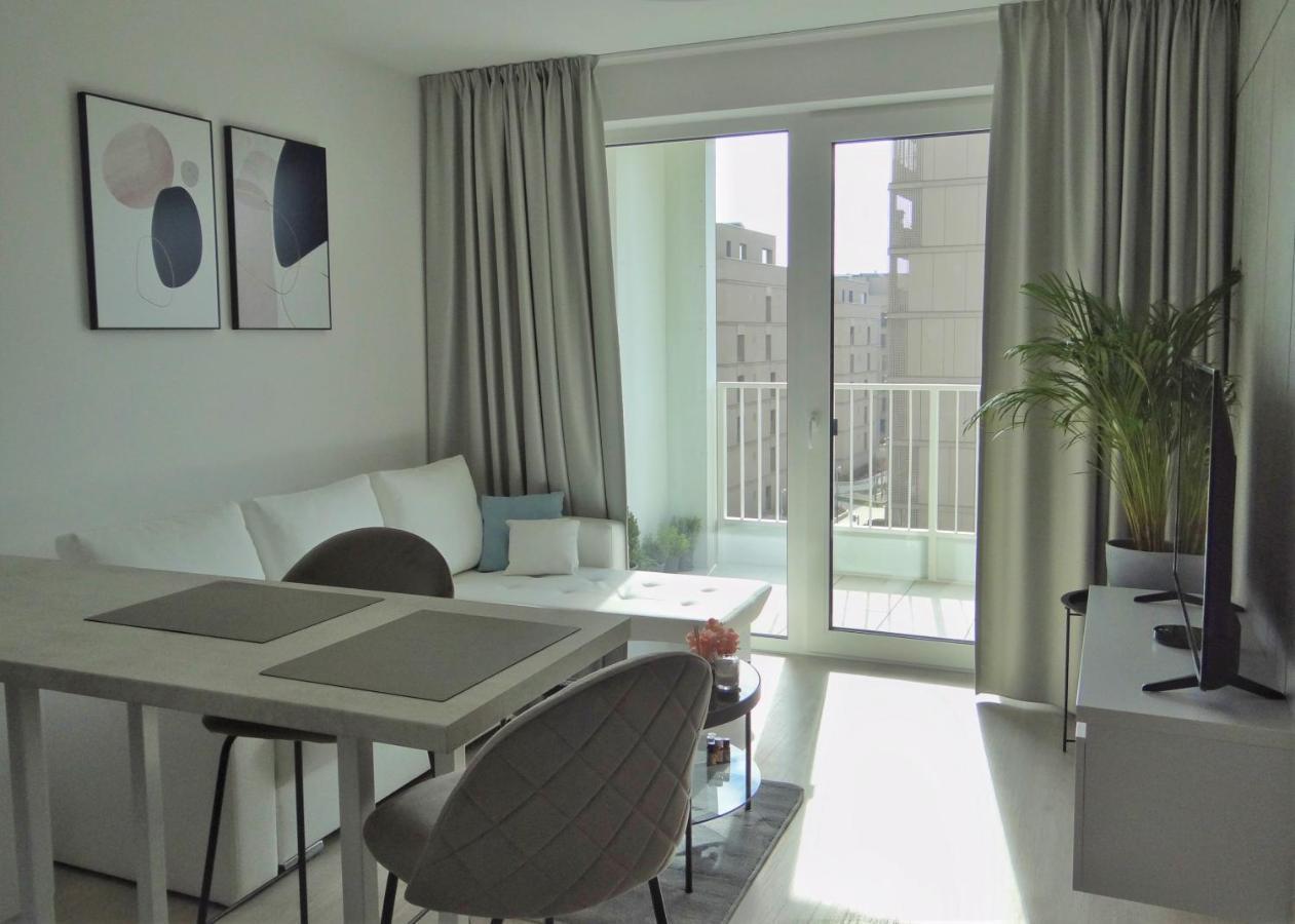 Top Urban Apartment - Free Parking, Green Energy, Modern Style Bratislava Exteriör bild
